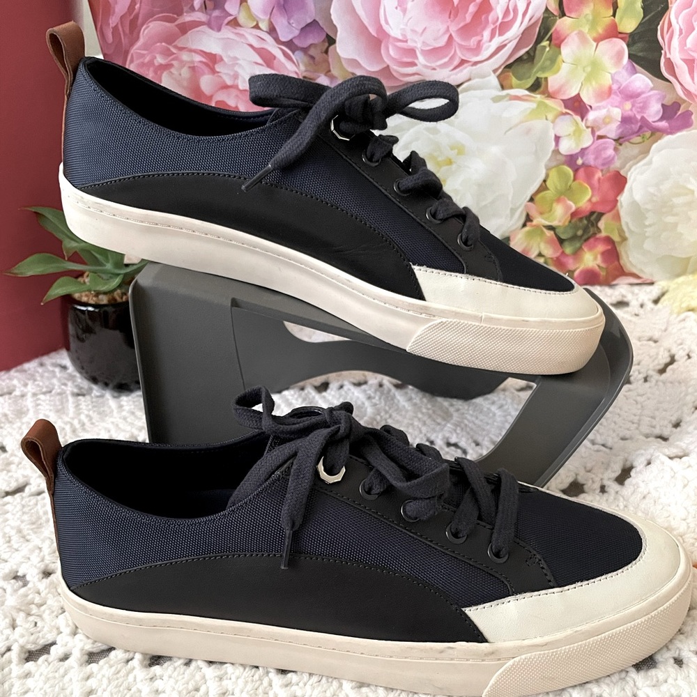 Louise et Cie Woman Lace Up Sneakers Size; 9.5